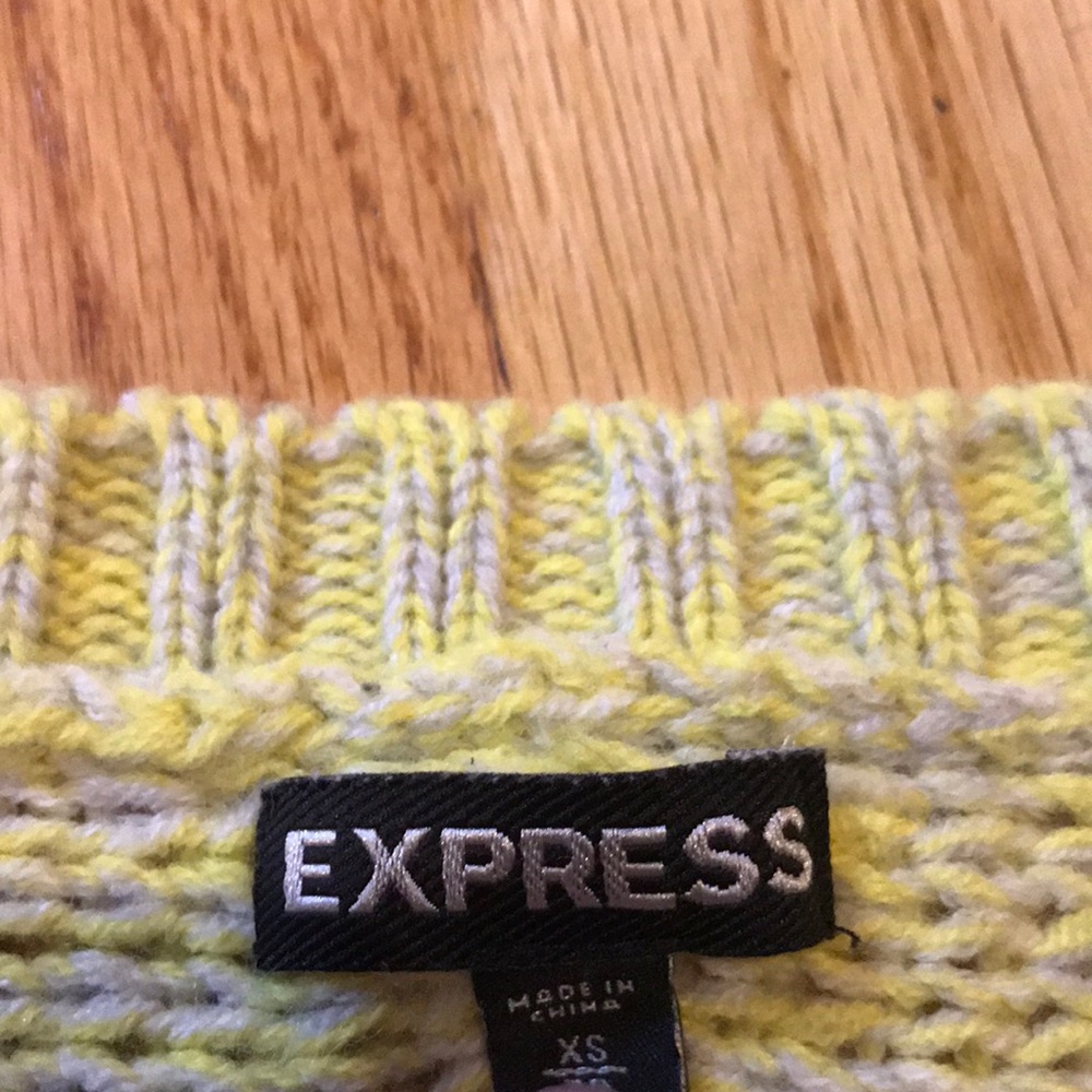 Sweater - Picture 2 of 6